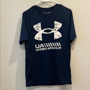 Under Armour - Men's dri fit t-shirt.  Loose fit. Size small. Navy